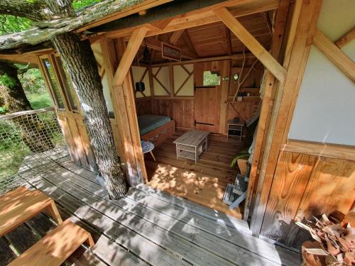 Cabane Dans Les Arbres - La Pagode
