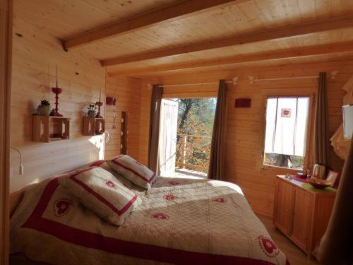 B&B / Chambre d'hôtes Cabane des K'Hauts Pins 498 chemin des marreliers 83670 Barjols