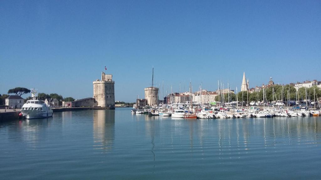 B&B / Chambre d'hôtes Calme et sérénité 5 rue de la Cloche 17000 La Rochelle