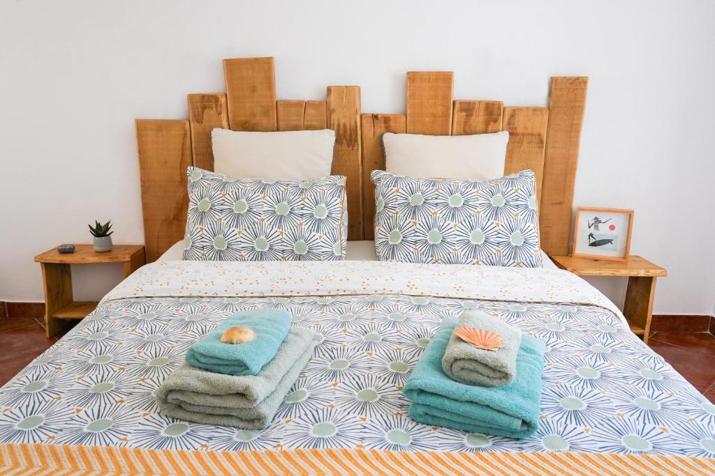 B&B / Chambre d'hôtes Casa Codebò - Bed & Breakfast Urbanização Vale da Telha G37 8670-156 Aljezur