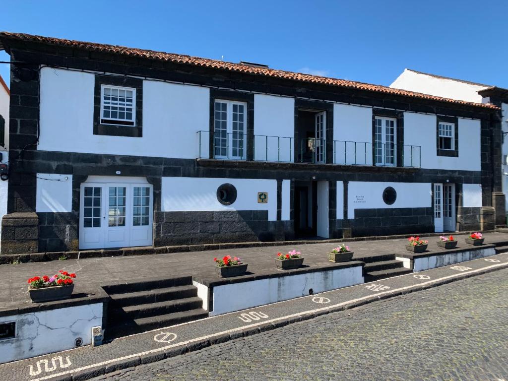 Casa das Barcas Rua do Cais, 9940-355 São Roque do Pico