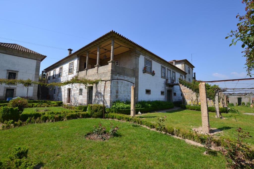 B&B / Chambre d'hôtes Casa do Ribeiro Selho São Cristovão 4810-316 Guimarães