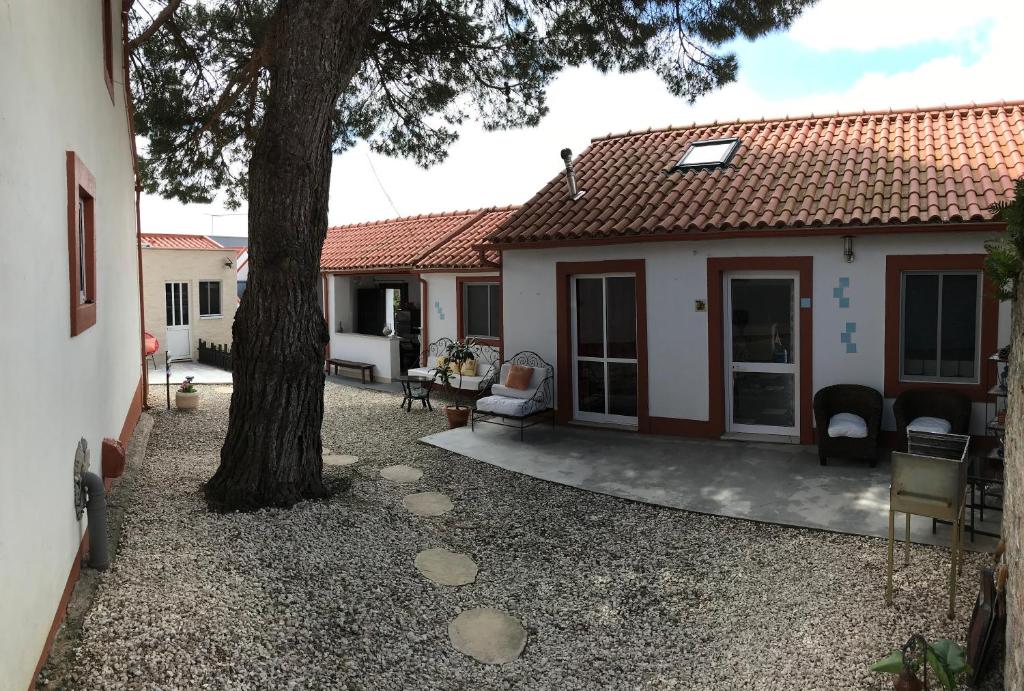 B&B / Chambre d'hôtes Casa o Futuro Rua da Lagoa 41 2460-484 Alcobaça