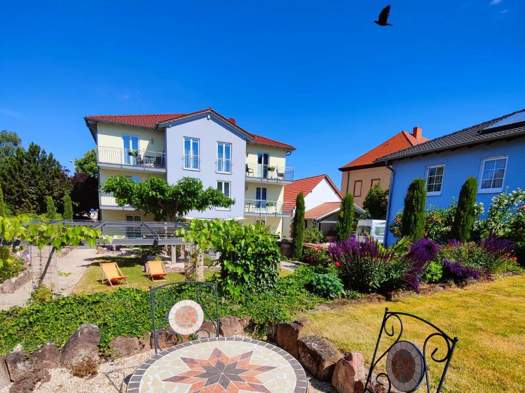 B&B / Chambre d'hôtes Casa Palatina Hauptstr. 21 67229 Großkarlbach