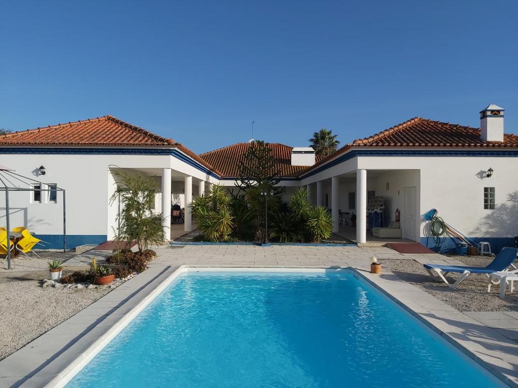 Casa Zanzibar Hotel Monte Dos Nicolaus CCI 3312, 2965-441 Landeira