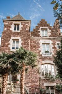 B&B / Chambre d'hôtes Castel Jolly 15 rue de brizeux 35700 Rennes Bretagne