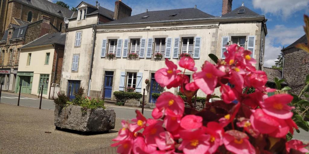 B&B / Chambre d'hôtes Chailland Home with a view Chailland 4, rue St Hilaire 53420 Chailland