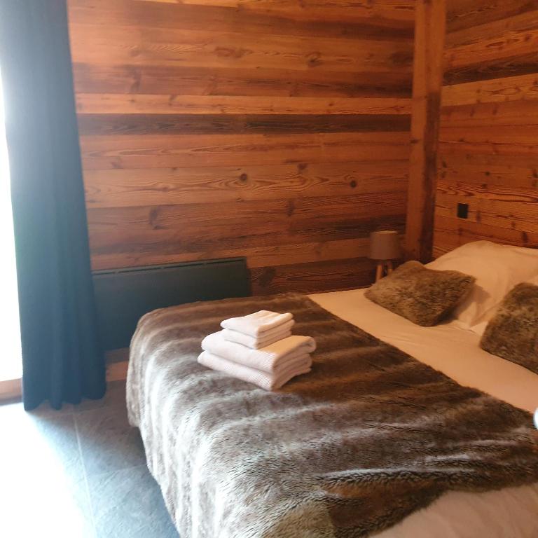 B&B / Chambre d'hôtes CHALET MARY 44a Chemin des Combes 74110 Essert-Romand