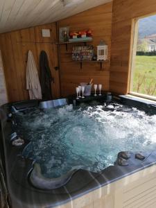 Chambre avec jacuzzi privatif \