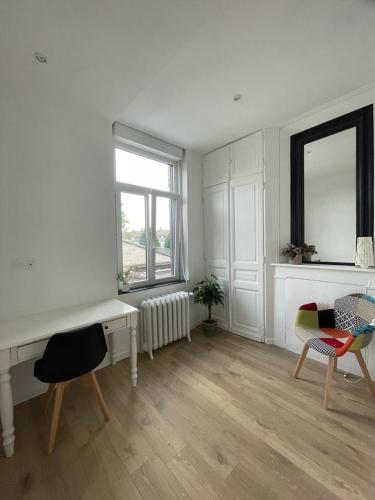 Chambre avec SDB privative et bureau