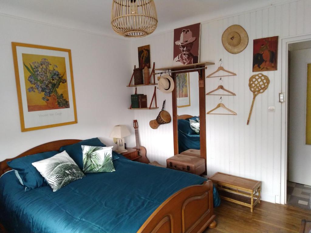 B&B / Chambre d'hôtes Chambre César- au 1er - Villa Chaumonty 15 Rue du Tennis 24000 Périgueux