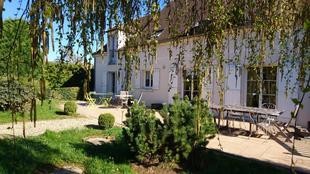 Chambre d'Elisabeth à la Ferme 15 Rue Des Bordes, 60810 Montépilloy