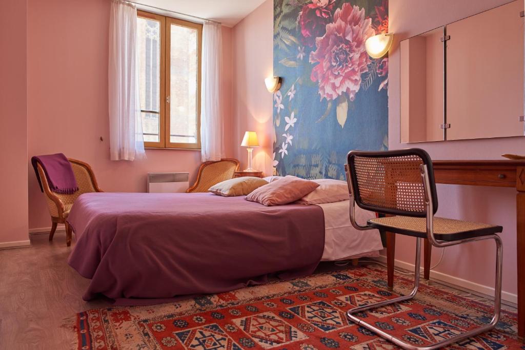 B&B / Chambre d'hôtes Chambre d'Elvire 5 Place Sainte-Cécile 81000 Albi