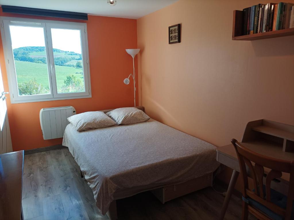 B&B / Chambre d'hôtes Chambre d'hôte avec Hammam et salle de jeux 8 Rue des Prairies 42140 Chazelles-sur-Lyon