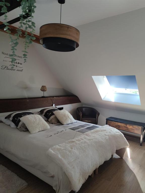 B&B / Chambre d'hôtes Chambre d hôte Beaumont pied de bœuf Les Toucanes 72500 Beaumont-Pied-de-Boeuf