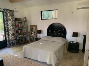 CHAMBRE D’HÔTE CHARLAMBIAS