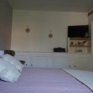 B&B / Chambre d'hôtes Chambre d’hôte charmante et confortable 36 Rue Louis Aguillon 79200 Parthenay Deux-Sèvres