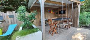 Chambre d'hôtes à l'étage avec spa et petit déjeuner en lisière de forêt