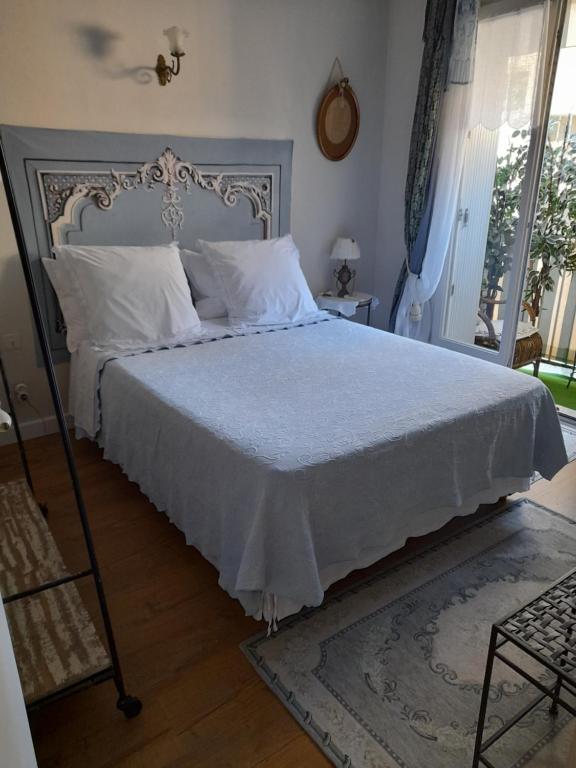 B&B / Chambre d'hôtes Chambre d'hôtes au bord de mer 2 rue charlemagne 83000 Toulon