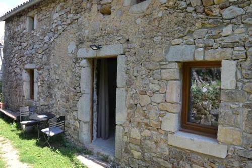 B&B / Chambre d'hôtes Chambre d'hôtes avec salon privatif en Cévennes Gardoises L'Ayrolle 30270 Saint-Jean-du-Gard Languedoc-Roussillon