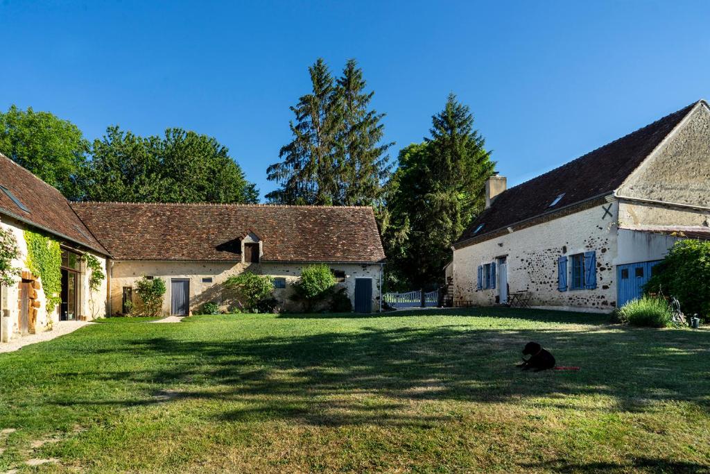 B&B / Chambre d'hôtes Chambre d'Hôtes chez Artiste Verrier, La Perrière - Perche La Perrière Lieu-dit La Petite Grange 61360 La Perrière