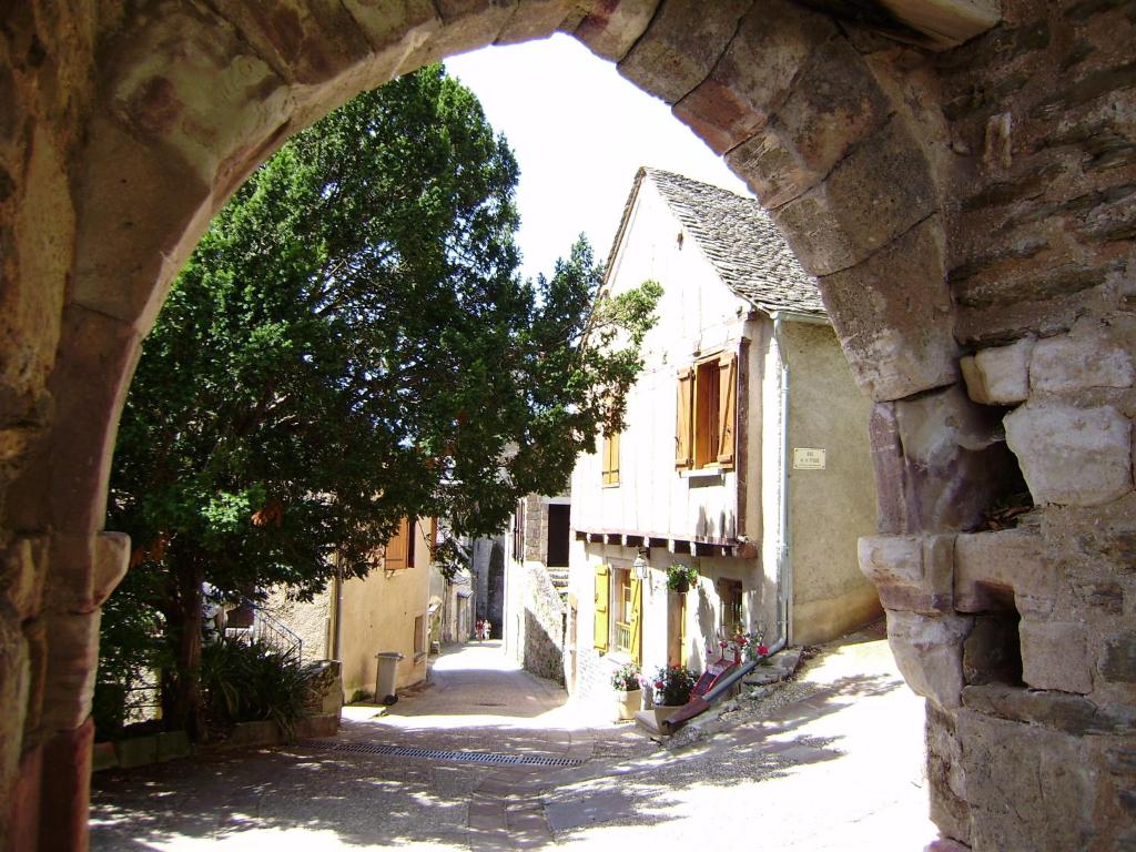 B&B / Chambre d'hôtes Chambre d'Hotes de la Bastide de Najac 16 rue de l'église 12270 Najac