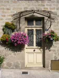 B&B / Chambre d'hôtes Chambre d'hôtes des Monédières 32 bis avenue Leon Vacher 19260 Treignac Limousin