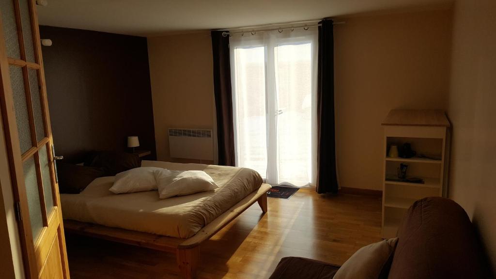 B&B / Chambre d'hôtes Chambre d hôtes du lac 40 Route du Lac, Lieu-dit Le Bugnon 01130 Echallon
