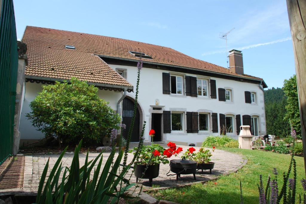 B&B / Chambre d'hôtes Chambre d'hotes Kieffer Ferme du Grand Bienfaisy 88200 Remiremont