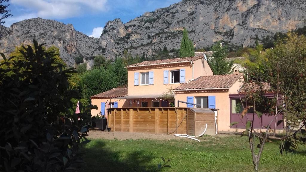 Chambre d'Hôtes L'Odalyre Chemin de Quinson, 04360 Moustiers-Sainte-Marie