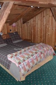 B&B / Chambre d'hôtes Chambre d'Hôtes La ferme d'en bas 483 route de Vallons d'en bas 74340 Samoëns Rhône-Alpes