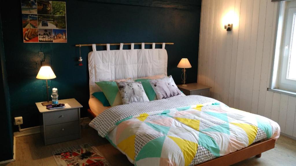 B&B / Chambre d'hôtes Chambre dans ancienne Ferme rénovée 24 rue principale 68210 Éteimbes