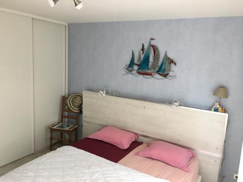 Chambre dans la pinède