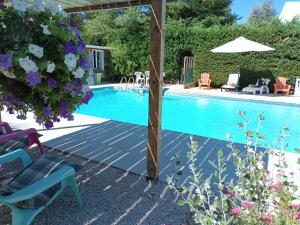 Chambre de charme avec piscine dans la campagne de Rognes