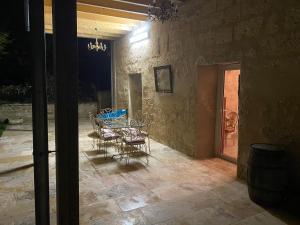 Chambre et belle terrasse
