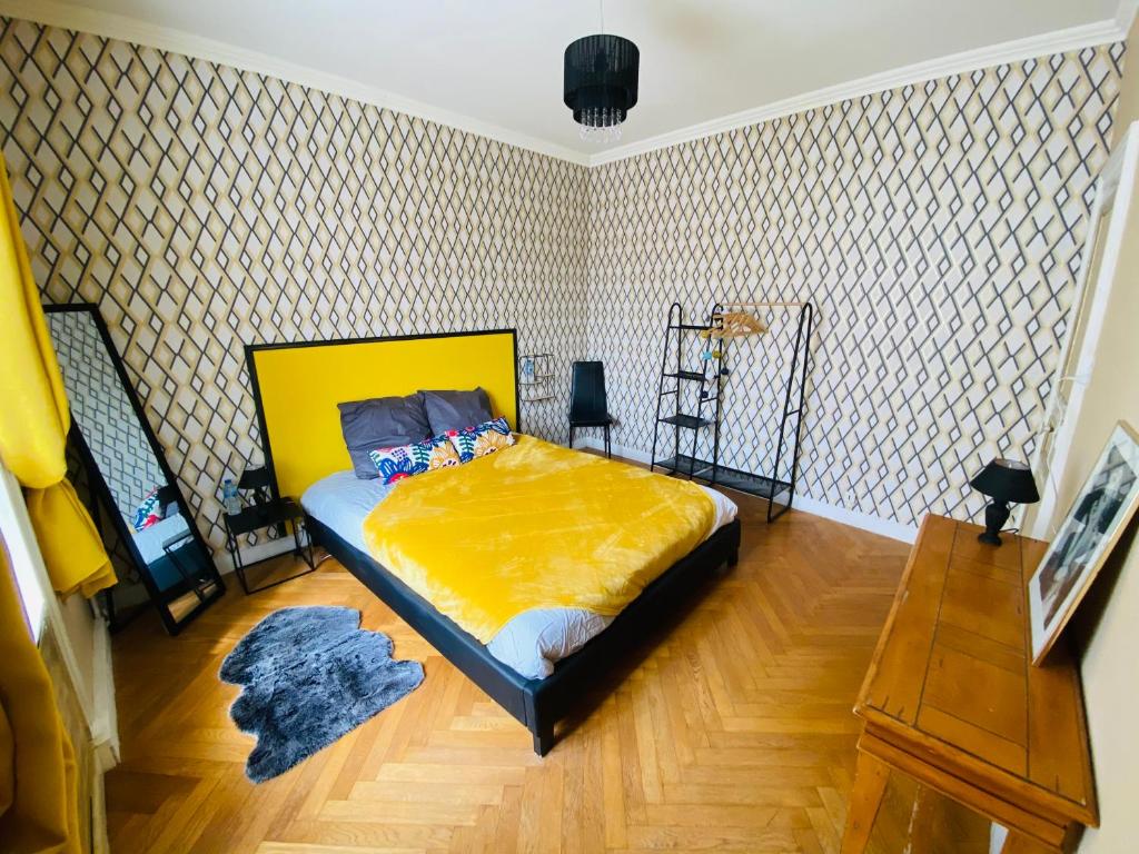 B&B / Chambre d'hôtes Chambre Hote Urban Chic proche Bagnoles SDD privative au Calme 3 Rue du Levant 61600 La Ferté-Macé