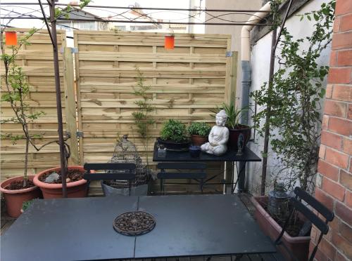 Chambre indépendante avec SDB-Terrasse privative. Centre ville