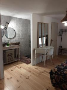 chambre k au domaine du mont scolan