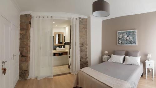 Chambre privée indépendante dans une maison