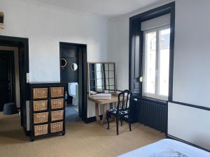 CHAMBRE SPACIEUSE DANS MAISON RENOVEE
