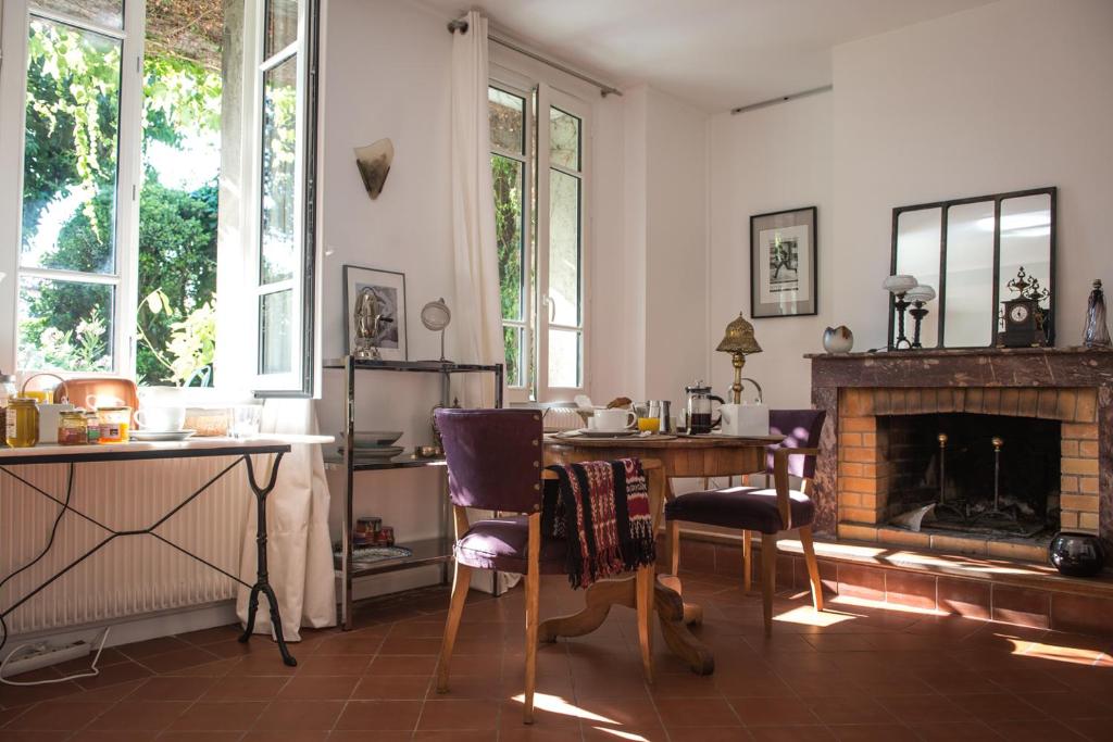 B&B / Chambre d'hôtes Chambres D'hôtes Amarilli 14 rue Saint Eloi 31400 Toulouse