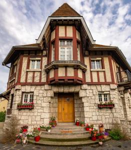 B&B / Chambre d'hôtes Chambres d'hôtes Apakabar Homestay - parking privé, Netflix, ambiance balinaise, borne de recharge 37 Avenue du Général Leclerc 77000 La Rochette Île-de-France