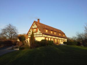 B&B / Chambre d'hôtes Chambres d'Hôtes Au Temps Des Cerises 924 Route Du Mesnil 76480 Jumièges Normandie