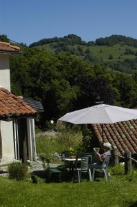 B&B / Chambre d'hôtes Chambres d'Hotes Au Vieux Logis La Bernadouze 65150 Nistos Midi-Pyrénées