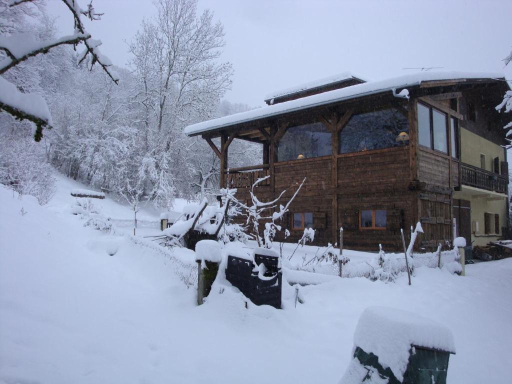 Chambres d'Hôtes Chalet de la Source Honoraz, 74440 Morillon