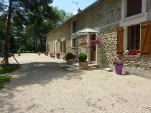 B&B / Chambre d'hôtes Chambres d'Hôtes de la Junchère La Junchère 18100 Saint-Hilaire-de-Court Région Centre