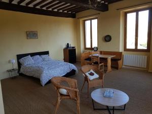 B&B / Chambre d'hôtes chambres d hôtes de la vernassonne avec wifi gratuit 9 rue du lampy 11170 Alzonne Languedoc-Roussillon