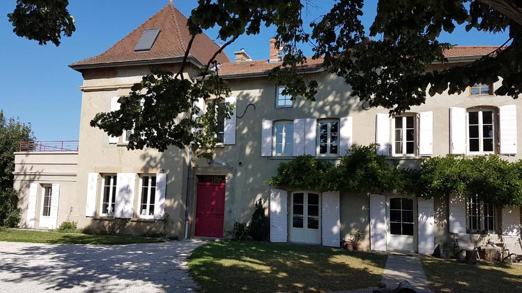 B&B / Chambre d'hôtes Chambres d'hôtes Du Goût et des Couleurs 152 Rue du Huit Mai 1945 38540 Grenay