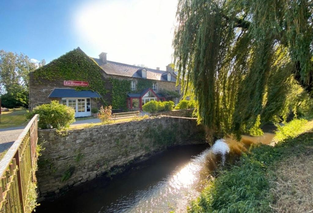 B&B / Chambre d'hôtes Chambres d'hôtes la Bégaudière 12 La Bégaudière 35120 Dol-de-Bretagne