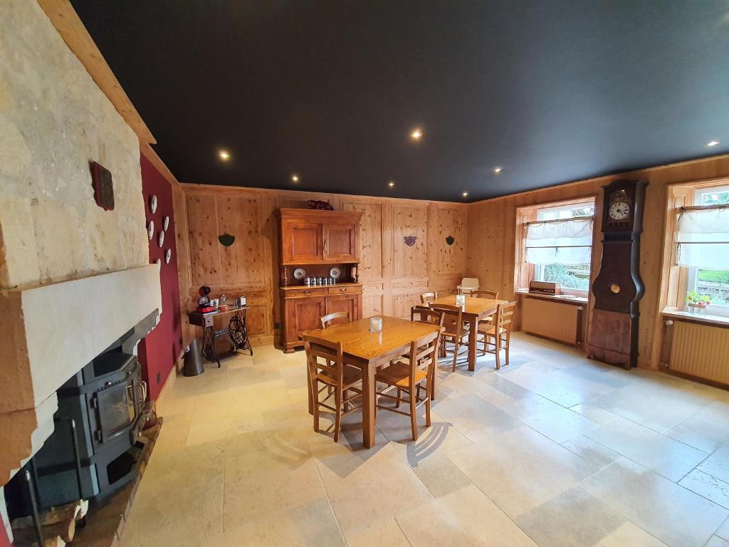 B&B / Chambre d'hôtes Chambres d'hôtes La Carrée 4 Les Frenelots 25500 Les Fins